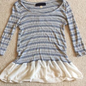 Top with 3/4 length sleeves